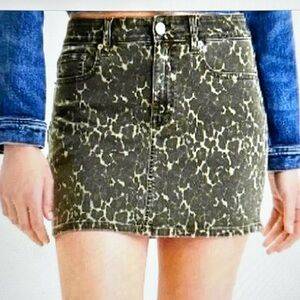 AMERICAN EAGLE • HI-RISE MINI • Size 4